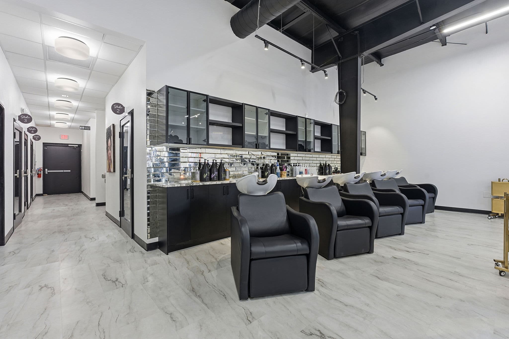 29Eleven Luxury Salon & Studios — Photo 3