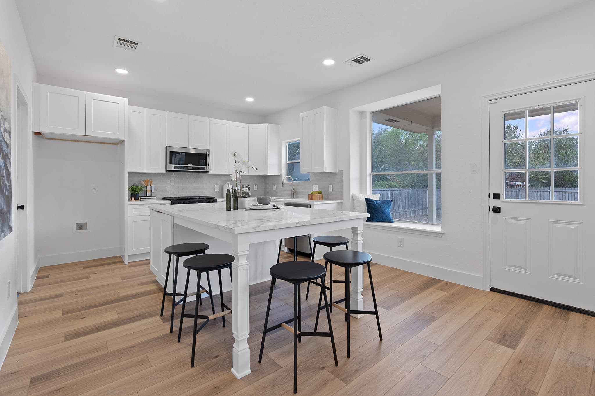 Molson Lake Refresh — Photo 2